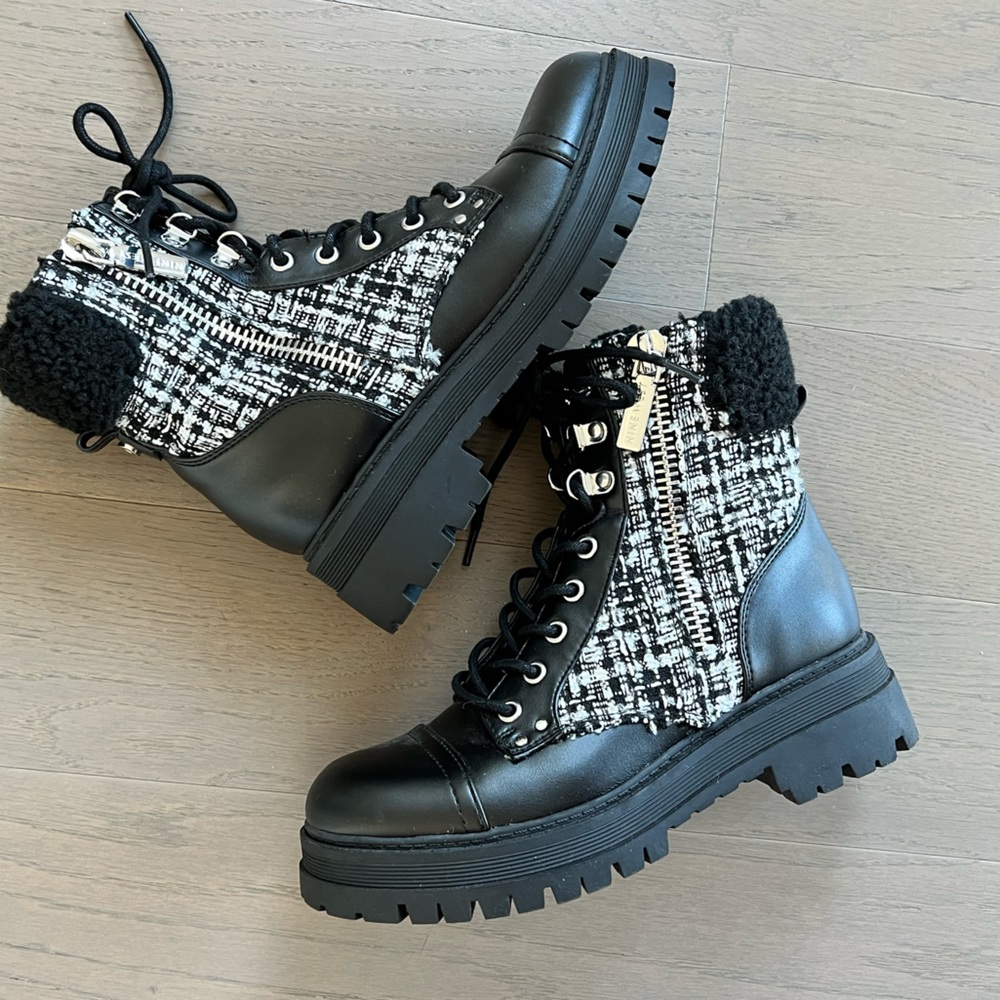 Nine West Black and White Sherpa Booties size 6.5